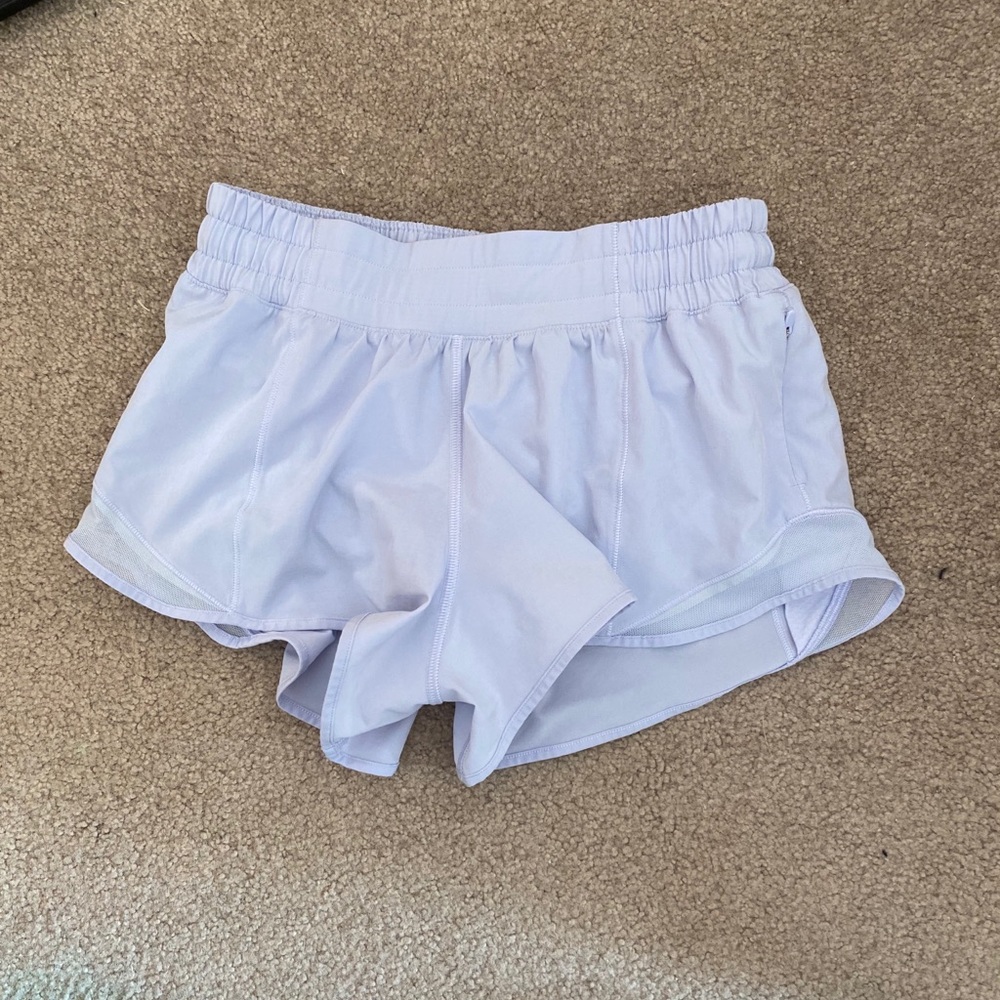 lululemon hotty hot 2.5 shorts